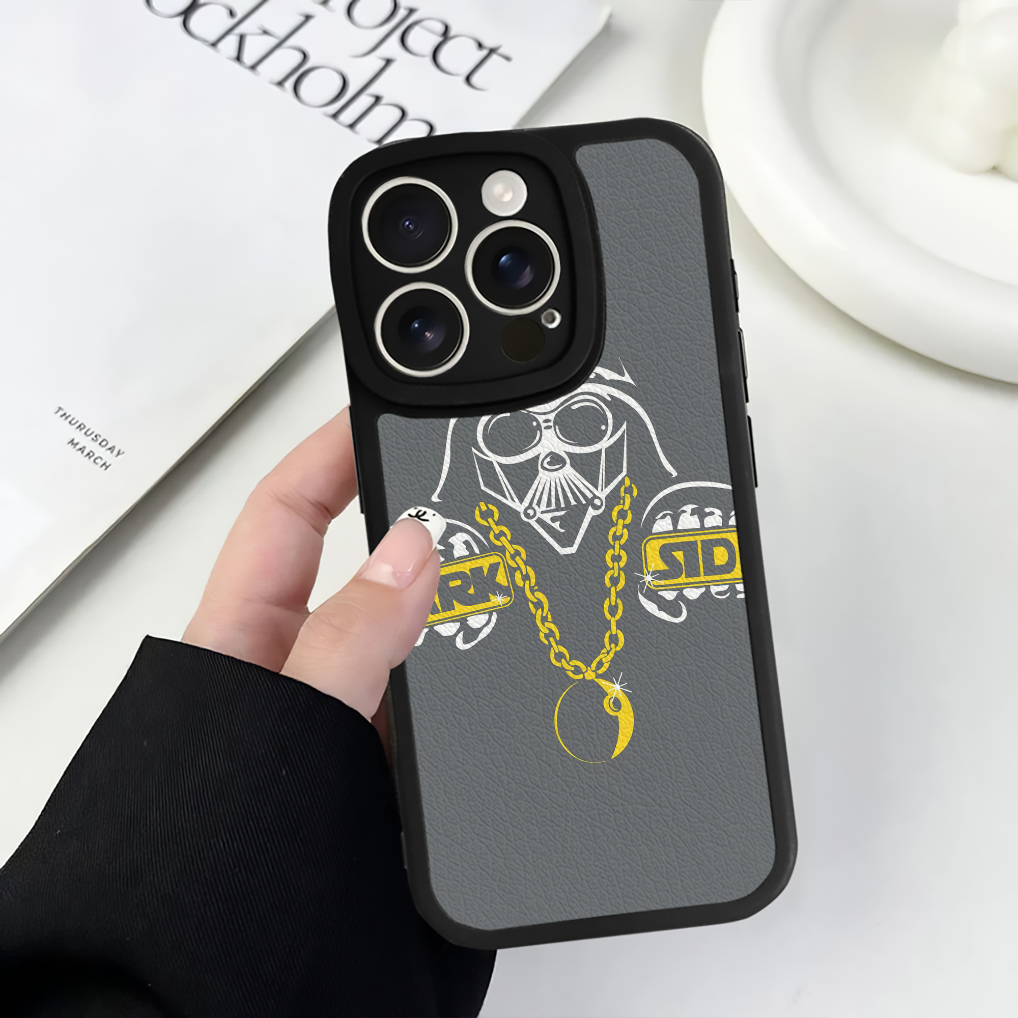 （画像用） スター・ウォーズ Star Wars 【iPhone 16シリーズ対応】シリコンスマホケース（レザー調） 材質：シリコン
